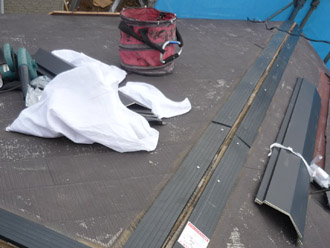 千葉市稲毛区　棟板金交換　屋根塗装　外壁塗装　樹脂製の貫板の設置