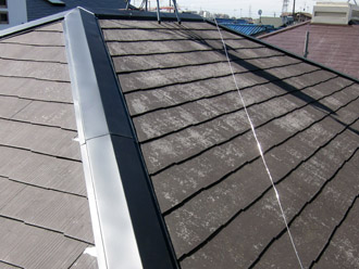 千葉市稲毛区　棟板金交換　屋根塗装　外壁塗装　屋根塗装の下塗り