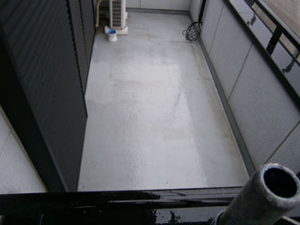 埼玉県　富士見市　屋根塗装　外壁塗装　バルコニー防水　バルコニーの高圧洗浄後