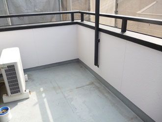 埼玉県　富士見市　屋根塗装　外壁塗装　バルコニー防水　トップコート前