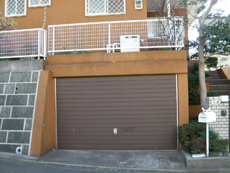 神奈川県三浦市　屋根塗装　外壁塗装　点検　車庫部分の外壁のムラ