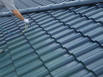 神奈川県三浦市　屋根塗装　外壁塗装　屋根塗装　仕上げの吹き付け塗装