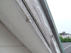 破風板塗装はがれ