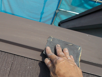 川崎市中原区　屋根塗装　外壁塗装　バルコニー防水　棟板金のケレン