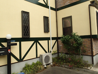 川崎市中原区　屋根塗装　外壁塗装　バルコニー防水　外壁中塗り