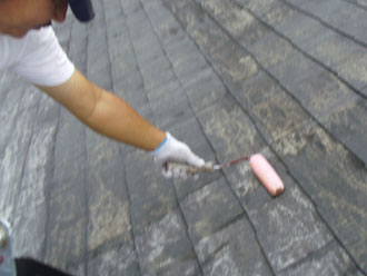 横浜市　棟板金交換 屋根塗装  外壁塗装  外壁は調色して塗り替え　落葉除けネット設置　屋根の下塗り