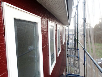 横浜市　棟板金交換 屋根塗装  外壁塗装  外壁は調色して塗り替え　落葉除けネット設置　破風や軒天も白