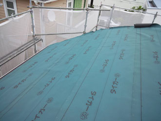 横浜市中区　屋根カバー　防水紙設置