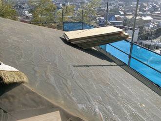 神奈川県　横浜市南区　屋根葺き替え工事　屋根材撤去　清掃