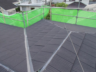 横浜市戸塚区　屋根カバー工法　防水紙の敷設完了