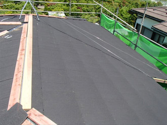 横浜市戸塚区　屋根カバー工法　貫板の設置