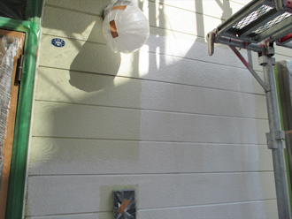 神奈川県横浜市戸塚区　外壁塗装工事　下塗り