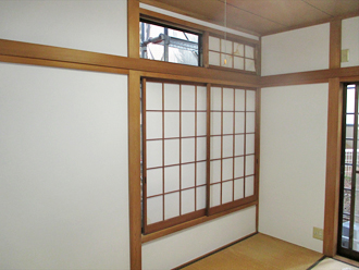 神奈川県横浜市戸塚区　内装工事　クロス張り