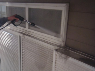 横浜市瀬谷区 棟板金交換屋根塗装・外壁塗装　外壁の高圧洗浄