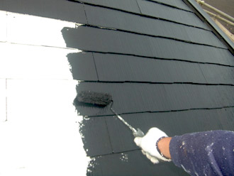 横浜市瀬谷区　屋根塗装・外壁塗装　屋根の中塗り