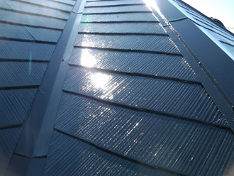 横浜市瀬谷区 棟板金交換　 屋根塗装・外壁塗装　屋根の上塗り完了