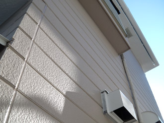 横浜市瀬谷区 棟板金交換　 屋根塗装・外壁塗装　中塗り