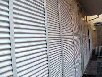 横浜市瀬谷区 棟板金交換　 屋根塗装・外壁塗装　　雨戸の塗装