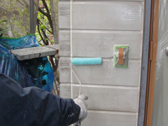 横浜市磯子区　外壁塗装　下塗り