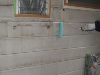 屋根塗装工事　外壁塗装　下塗り