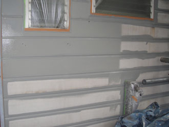 屋根塗装工事　外壁塗装　中塗り　ナノコンポジットW