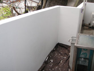 屋根塗装工事　細部塗装　擁壁塗装後