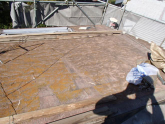 横浜市磯子区　屋根葺き替え　既存屋根解体