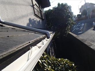 横浜市神奈川区　雪止め　軒樋の交換