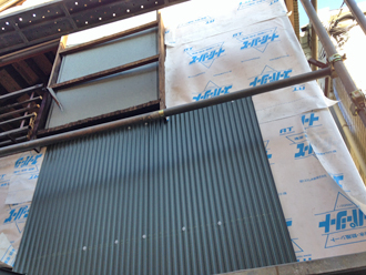 神奈川県　横浜市神奈川区　　外壁張替え　トタン設置