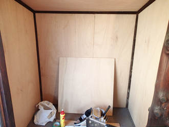 神奈川県　横浜市神奈川区　内装工事　壁面板の設置