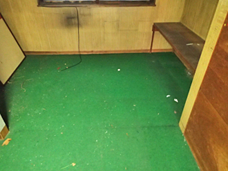 神奈川県　横浜市神奈川区　屋根葺き替え　外壁張替え　屋内点検　床の汚れ