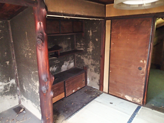 神奈川県　横浜市神奈川区　屋根葺き替え　外壁張替え　内装工事　屋内点検　天井板の傷み