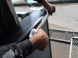 横浜市神奈川区　屋根塗装　外壁塗装　ベランダ防水　工事　養生　テープ　ビニール