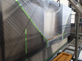 横浜市神奈川区　屋根塗装　外壁塗装　ベランダ防水　工事　養生　窓　テープ　ビニール