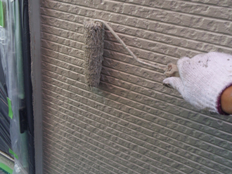 横浜市神奈川区　屋根塗装　外壁塗装　ベランダ防水　工事　外壁　下塗り