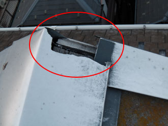 神奈川　横浜市緑区　屋根カバー工法　屋根塗装　外壁塗装　屋根の点検　破壊された棟板金