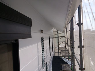 神奈川　横浜市緑区　屋根カバー工法　屋根塗装　外壁塗装　塗装で外壁が驚きの白さに