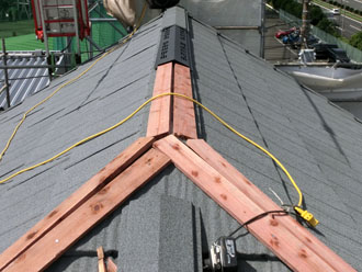 神奈川　横浜市緑区　屋根カバー工法　屋根塗装　外壁塗装　屋根カバー工法　棟板金の設置