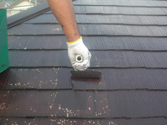 横浜市金沢区　屋根塗装　中塗り