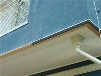 横浜市金沢区　ベランダ防水塗装　軒天張替え水切り