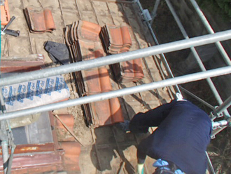 横浜市青葉区　屋根葺き替え工事　瓦の撤去