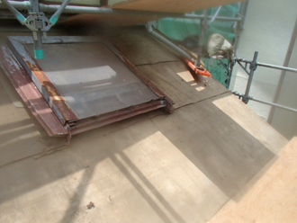 横浜市青葉区　屋根葺き替え工事　瓦の撤去