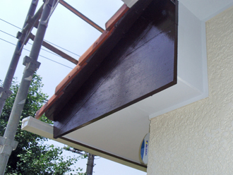 横浜市青葉区　部分塗装工事　破風板