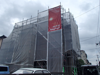 横浜市青葉区　足場架設　メッシュシート