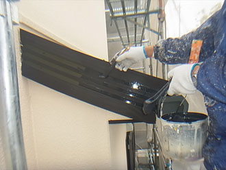 神奈川県 横浜市 青葉区 屋根塗装　外壁塗装 破風板も黒色系