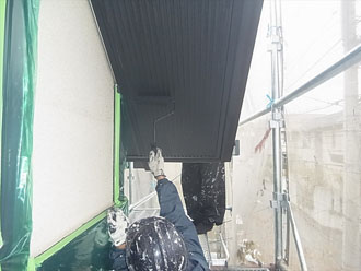 神奈川県 横浜市 青葉区 屋根塗装　外壁塗装 軒天は艶消し黒