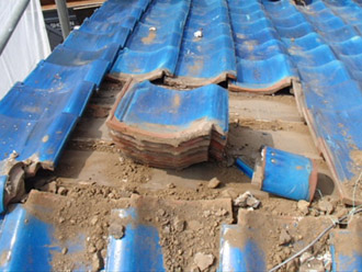 横浜市　鶴見区　屋根葺き替え　外した瓦はしっかり管理