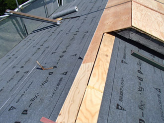 横浜市　鶴見区　屋根葺き替え　防水紙の敷設