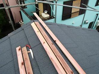 横浜市　鶴見区　屋根葺き替え　棟板金の設置