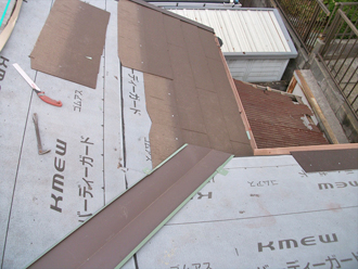 神奈川県鶴見区 屋根葺き替え工事 防水紙　コロニアル